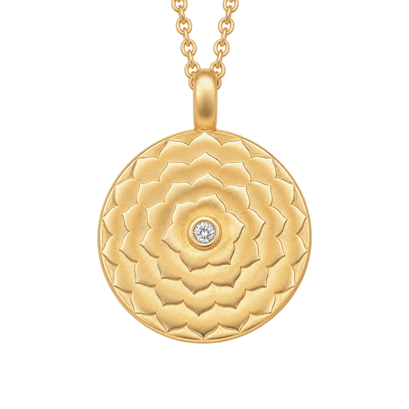 Crown Lotus
Diamond Necklace